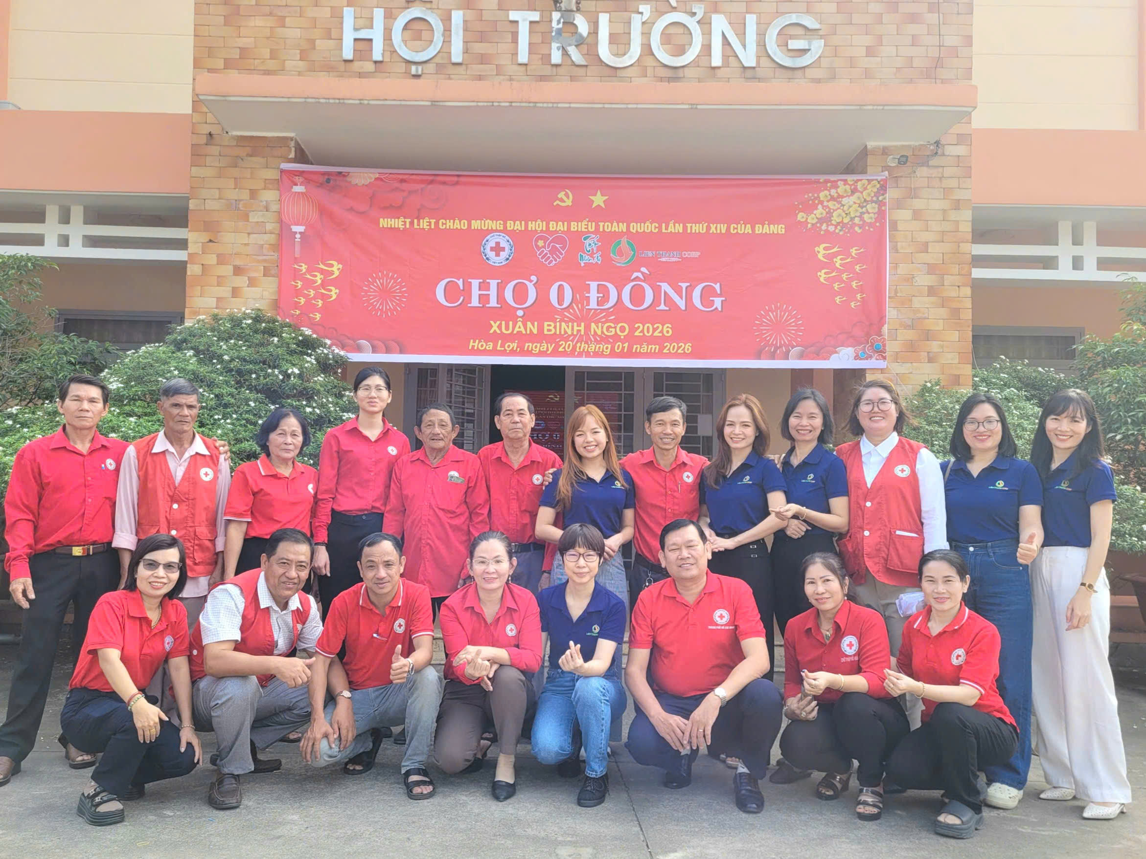 Liên Thành tổ chức “Chợ 0 Đồng” – Trao 100 phần quà Tết cho người dân khó khăn 